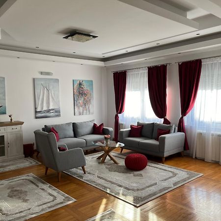 Airport Sky Apartments Lux II Βελιγράδι Εξωτερικό φωτογραφία